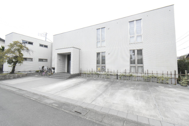 ��ʌ��F�J�s�����P����13-7�̃}���V�����̌����O��