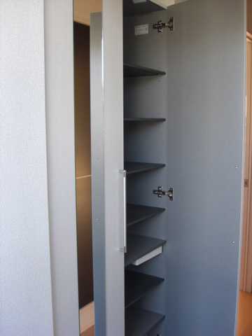 ��ʌ��������܎s��{��V�����Q���ڂ̃A�p�[�g�̎��[