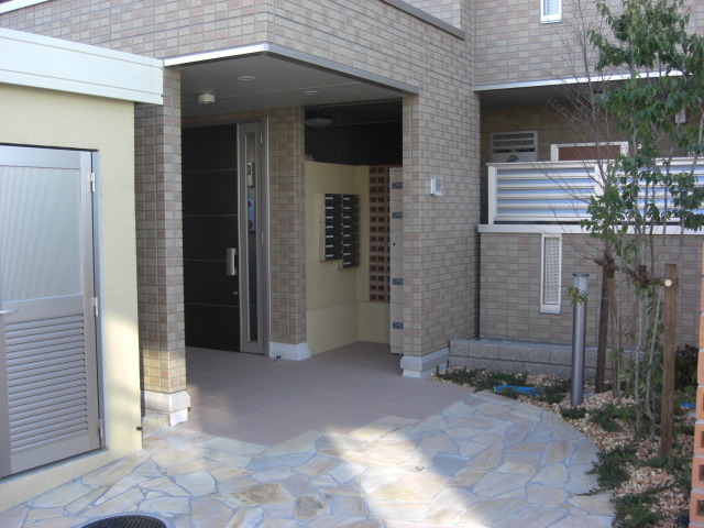 ��ʌ��������܎s��{��V�����Q���ڂ̃A�p�[�g�̃G���g�����X