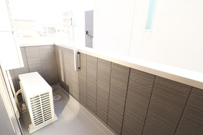 ��ʌ��z�J�s���C�N�^�E���U���ڂ̃A�p�[�g�̃o���R�j�[