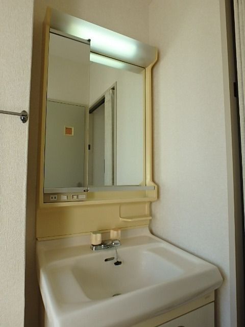 ��ʌ��������܎s�k����i���R���ڂ̃}���V�����̐��ʏ�