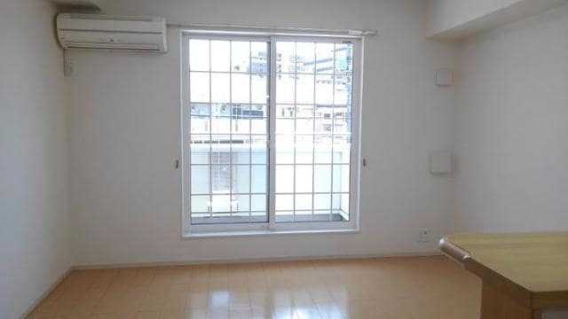 ��ʌ������s��ʖ�̃A�p�[�g�̋��ԁE���r���O