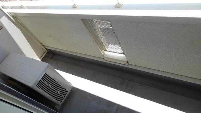 ��ʌ������s��ʖ�̃A�p�[�g�̃o���R�j�[