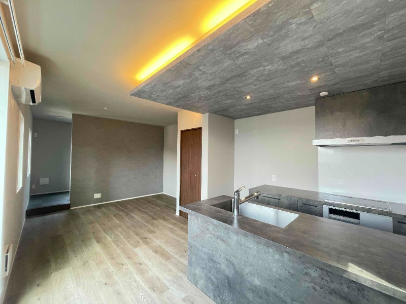 ��ʌ�����s�㒬�Q���ڂ̃A�p�[�g�̋����E���r���O