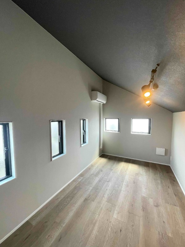 ��ʌ�����s�㒬�Q���ڂ̃A�p�[�g�̂��̑������E�X�y�[�X