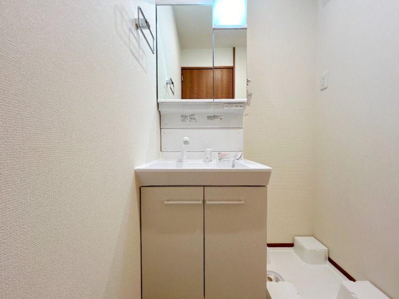 ��ʌ��������܎s�k��{�����R���ڂ̃A�p�[�g�̐��ʏ�