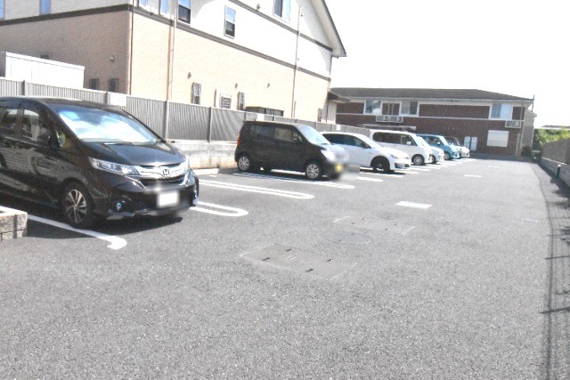 ��ʌ��������܎s�΋�厚���̃A�p�[�g�̒��ԏ�