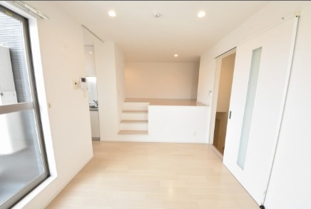 ��ʌ��������܎s����厚�w��̃A�p�[�g�̋����E���r���O