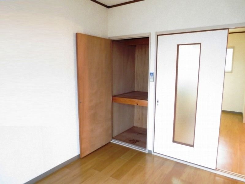 ��ʌ�����s���P���ڂ̃A�p�[�g�̋��ԁE���r���O