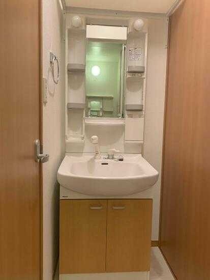 ��ʌ�����s���ȂP���ڂ̃A�p�[�g�̐��ʏ�