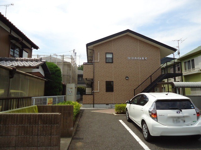 ��ʌ��������܎s�k��{�����P���ڂ̃}���V�����̒��ԏ�