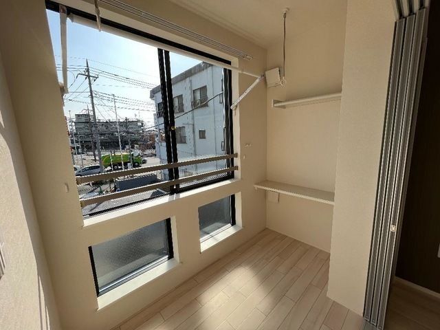 ��ʌ�����s�厚���s���т̃A�p�[�g�̂��̑��ݔ�