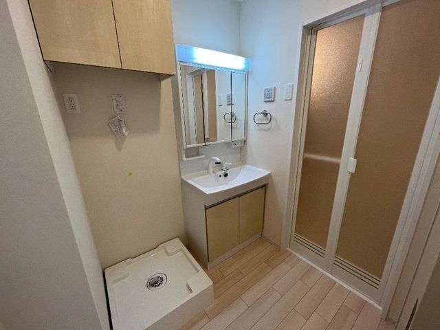 ��ʌ�����s�厚���s���т̃A�p�[�g�̐��ʏ�