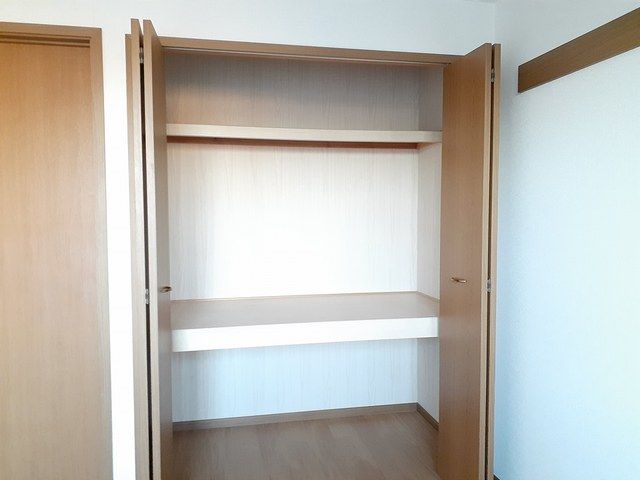 ��ʌ������s�V�h�P���ڂ̃A�p�[�g�̎��[