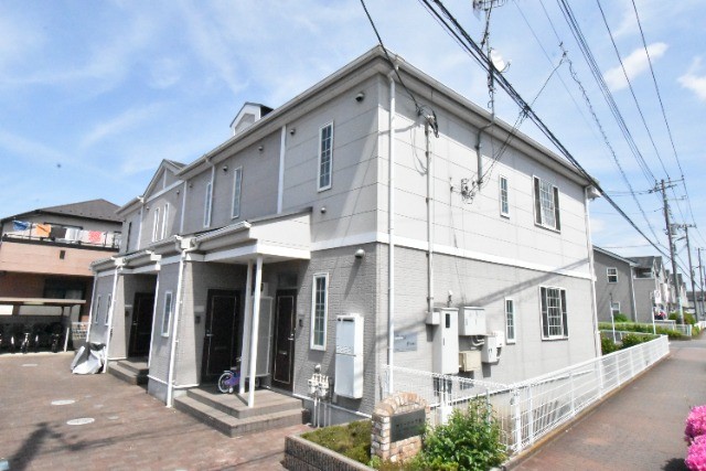 ��ʌ������s�V�h�P���ڂ̃A�p�[�g�̃G���g�����X