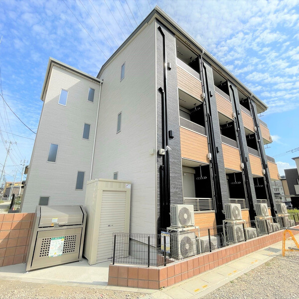 ��ʌ�����s�厚��721-1�̃A�p�[�g�̌����O��