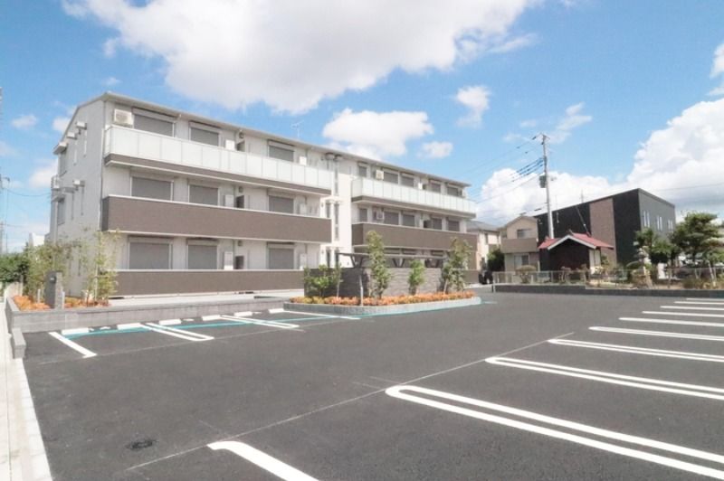 ��ʌ��������܎s�k��{�����S����100-4�̃A�p�[�g�̌����O��