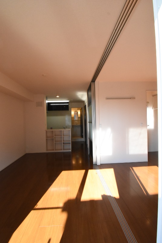 ��ʌ��������܎s������x�蒬�̃A�p�[�g�̋��ԁE���r���O