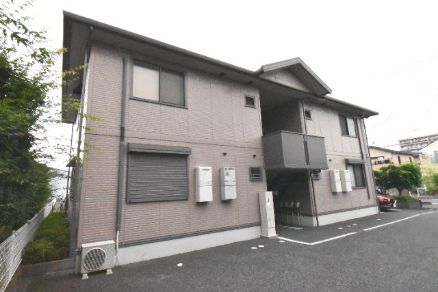 ��ʌ�����s������U���ڂ̃A�p�[�g�̌����O��