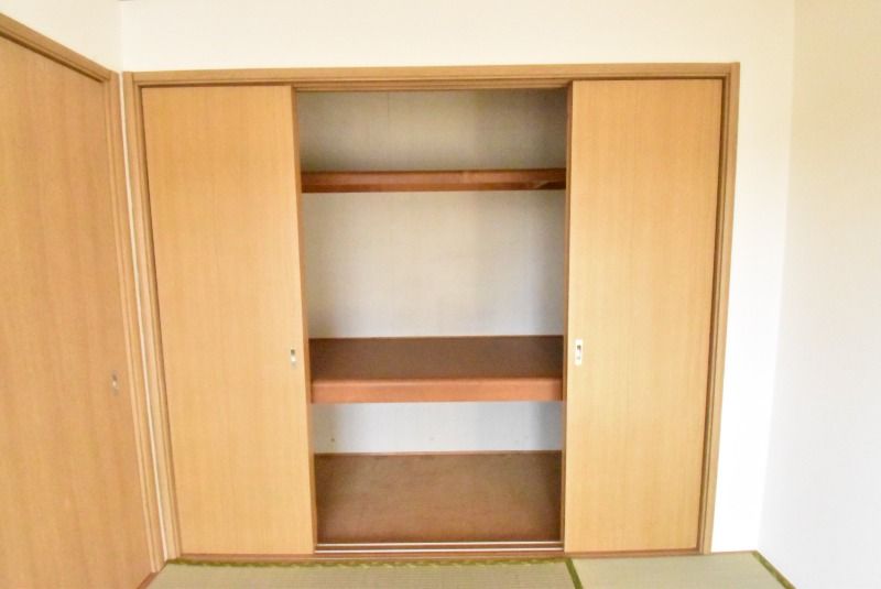 ��ʌ������s�ٓV�T���ڂ̃A�p�[�g�̎��[