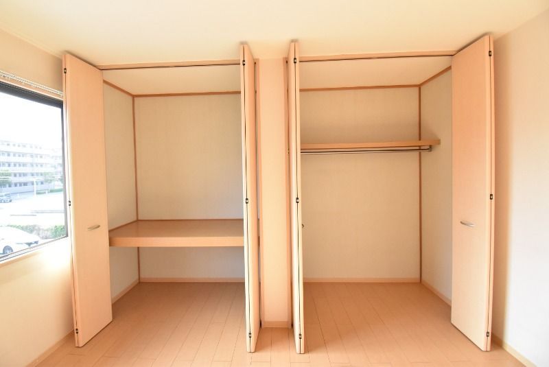 ��ʌ�����s������U���ڂ̃A�p�[�g�̎��[