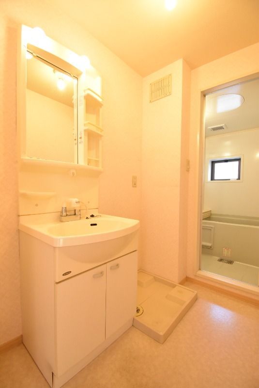 ��ʌ�����s������U���ڂ̃A�p�[�g�̐��ʏ�