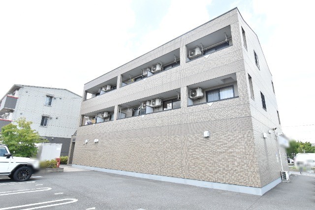 ��ʌ��z�J�s���C�N�^�E���P���ڂ̃}���V�����̌����O��