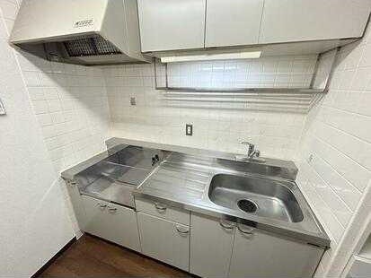 ��ʌ��������܎s�Y�a��̉ƂU���ڂ̃}���V�����̃L�b�`��