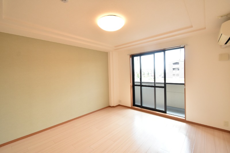 ��ʌ��z�J�s���C�N�^�E���P���ڂ̃}���V�����̂��̑������E�X�y�[�X