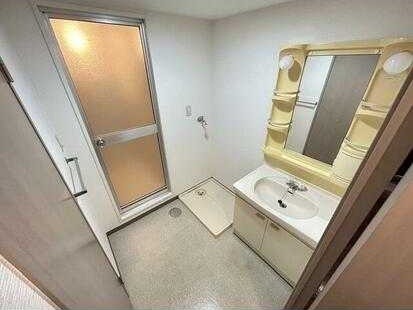 ��ʌ��������܎s�Y�a��̉ƂU���ڂ̃}���V�����̐��ʏ�