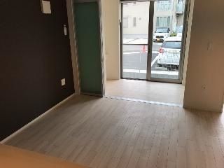 ��ʌ��t�����s�Ԑς̃A�p�[�g�̂��̑������E�X�y�[�X