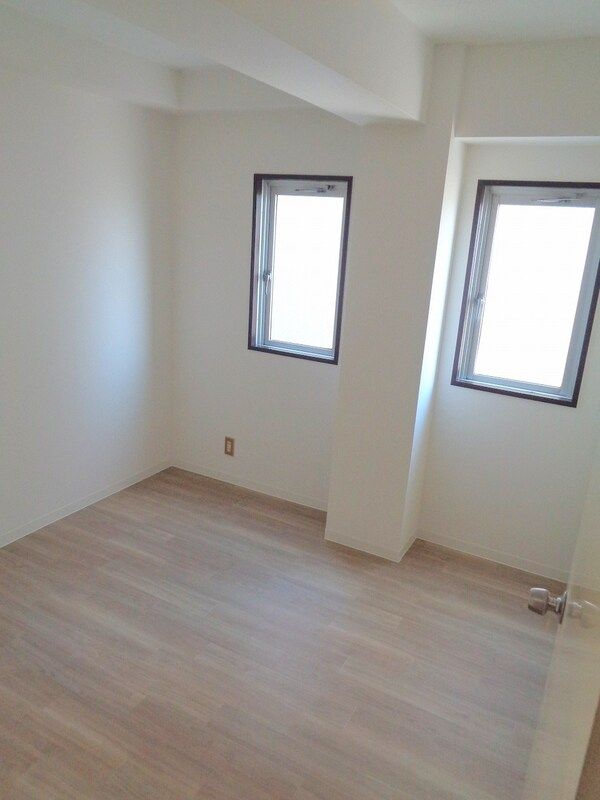 ��ʌ�����s�����J�Β��Q���ڂ̃}���V�����̋��ԁE���r���O