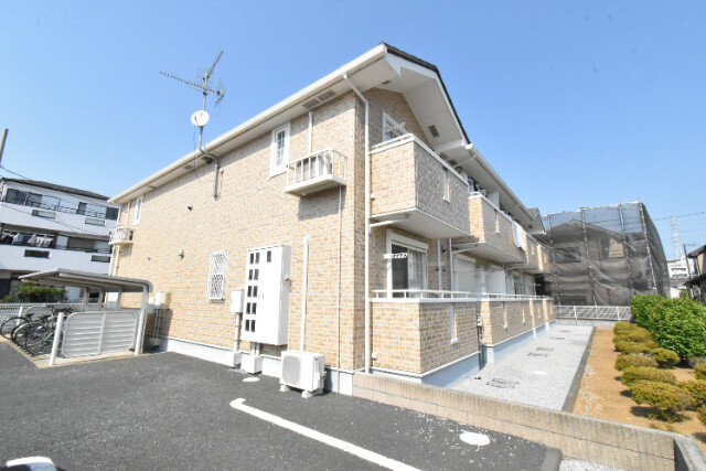 ��ʌ��z�J�s�厚���402-2�̃A�p�[�g�̌����O��