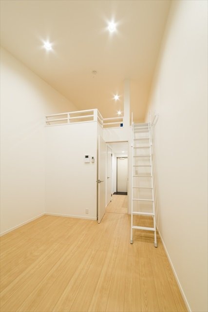 ��ʌ��������܎s�΋�����U���ڂ̃A�p�[�g�̋��ԁE���r���O