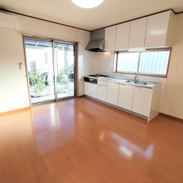 ��ʌ��t�����s���x�̃A�p�[�g�̋��ԁE���r���O