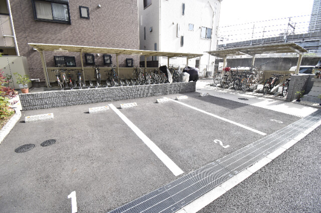 ��ʌ��������܎s��{��g�~���Q���ڂ̃}���V�����̒��ԏ�