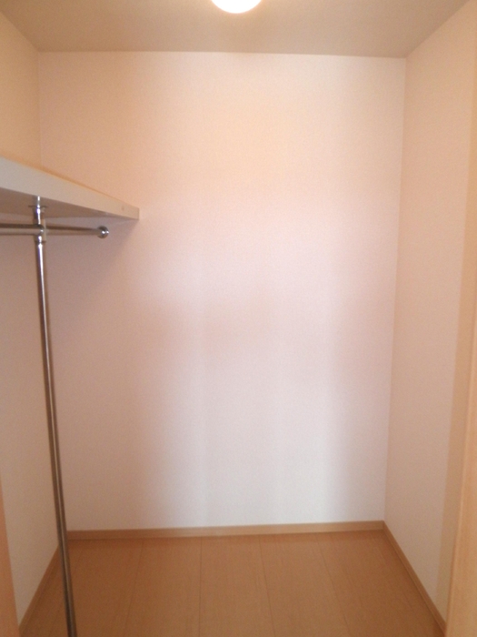 ��ʌ��������܎s�k����i���Q���ڂ̃e���X�n�E�X�̎��[