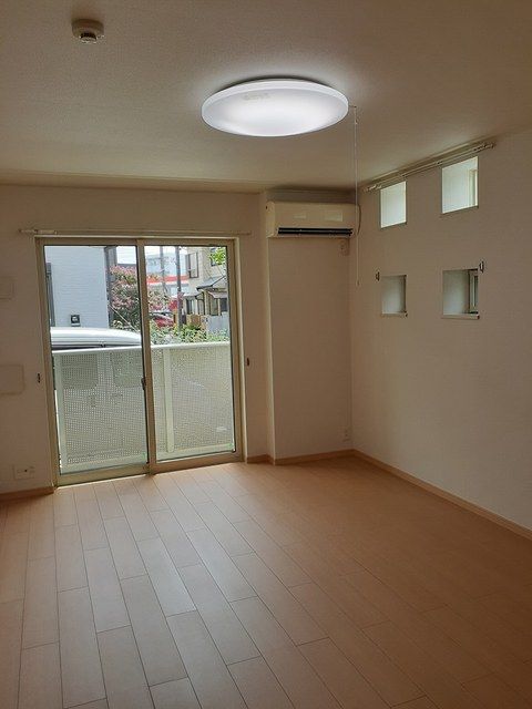 ��ʌ��������܎s�Y�a��̉ƂR���ڂ̃}���V�����̋��ԁE���r���O