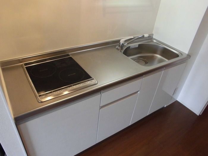 ��ʌ������s���]�U���ڂ̃A�p�[�g�̃L�b�`��