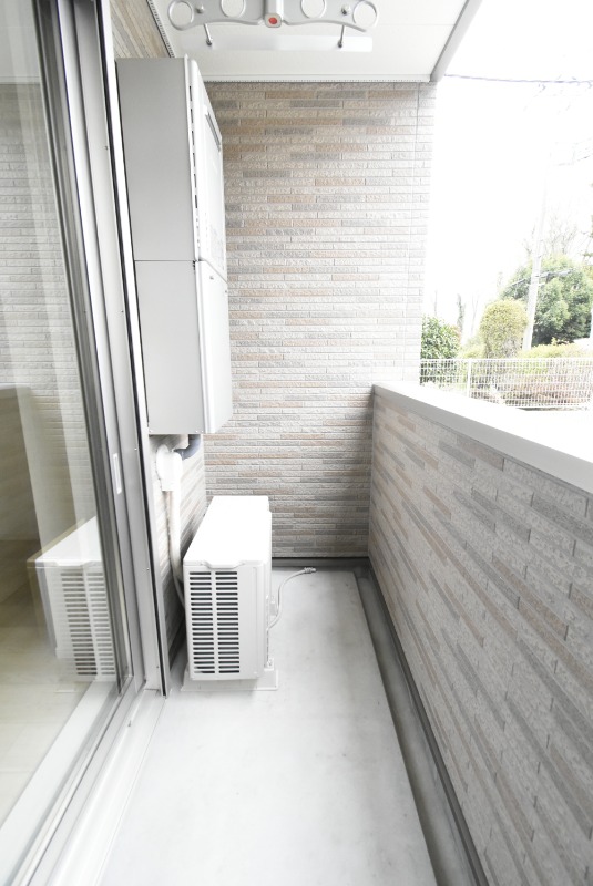 ��ʌ��������܎s������t���Q���ڂ̃A�p�[�g�̃o���R�j�[