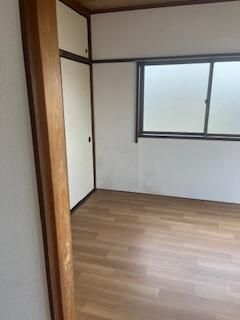 ��ʌ������s���V���ڂ̃A�p�[�g�̂��̑������E�X�y�[�X