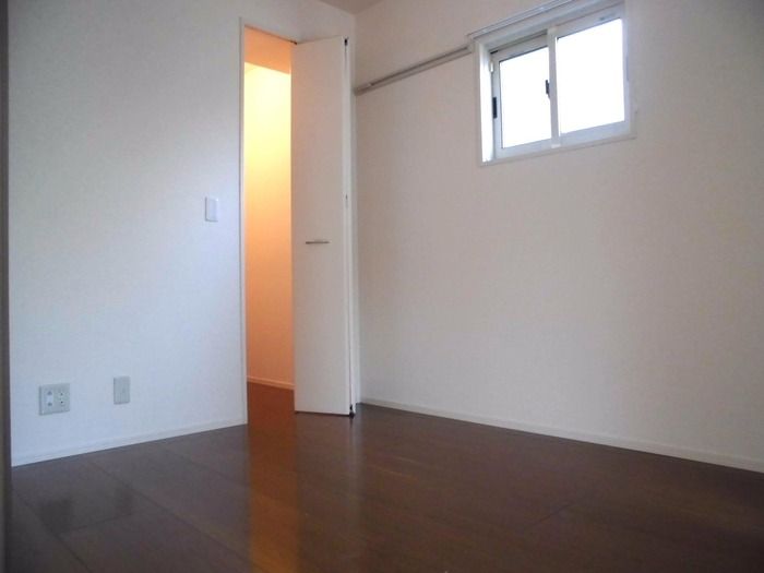 ��ʌ������s���]�U���ڂ̃A�p�[�g�̂��̑������E�X�y�[�X