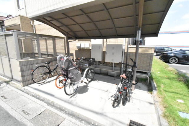 ��ʌ������s���]�U���ڂ̃A�p�[�g�̂��̑�