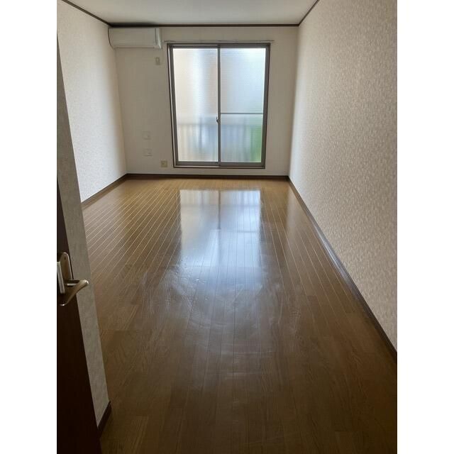 ��ʌ��������܎s�΋擌���R���ڂ̃A�p�[�g�̋��ԁE���r���O