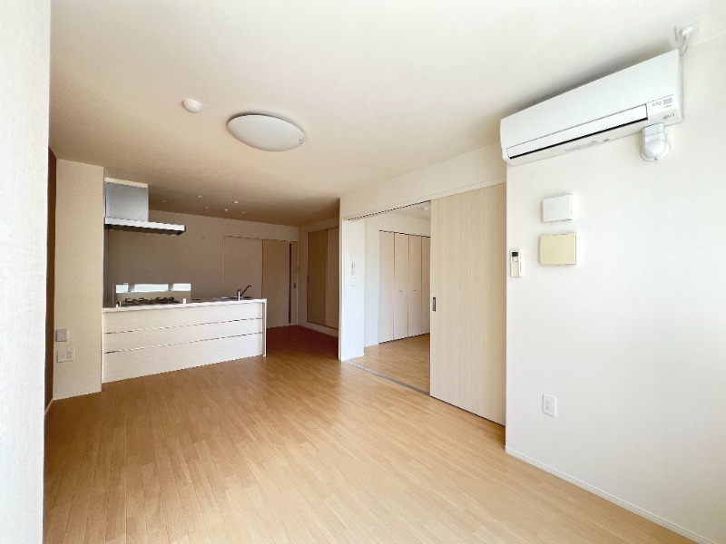 ��ʌ��������܎s�΋�厚����c�̃}���V�����̋��ԁE���r���O