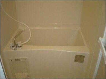 ��ʌ��������܎s��������u�Q���ڂ̃A�p�[�g�̃o�X