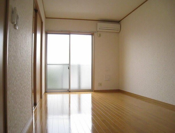 ��ʌ������s�V�h�Q���ڂ̃A�p�[�g�̂��̑������E�X�y�[�X