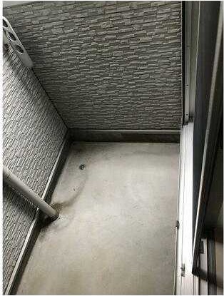 ��ʌ��������܎s��������u�Q���ڂ̃A�p�[�g�̃o���R�j�[