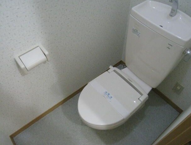 ��ʌ������s�V�h�Q���ڂ̃A�p�[�g�̃g�C��