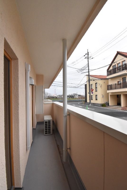 ��ʌ�����s������T���ڂ̃A�p�[�g�̃o���R�j�[